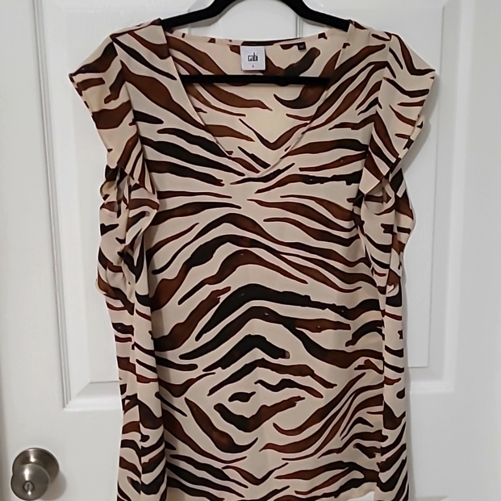 Cabi, flutter sleeve tank, v neck, animal print